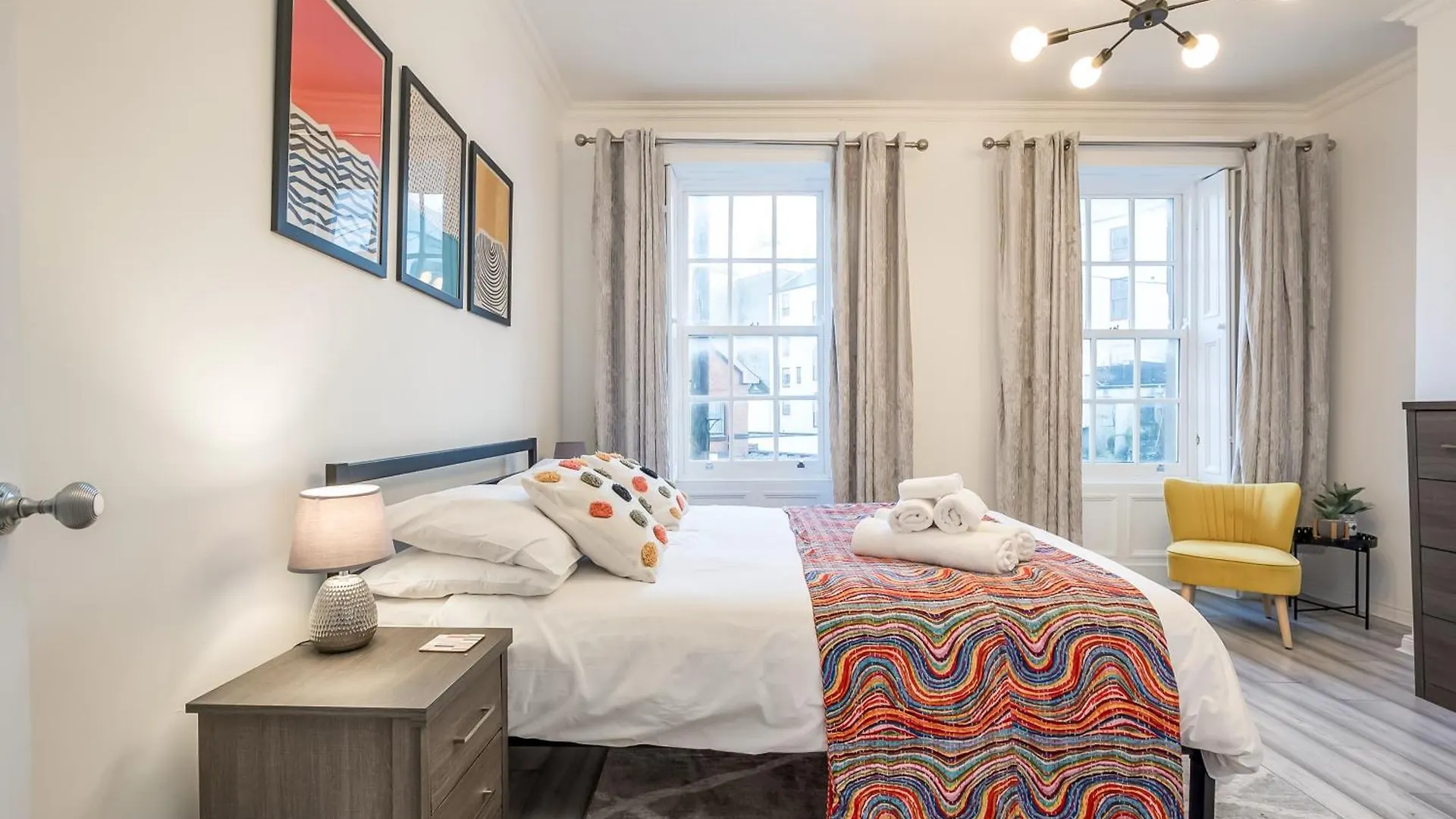 Staybynumbers - City Centre Victorian Townhouse Belfast