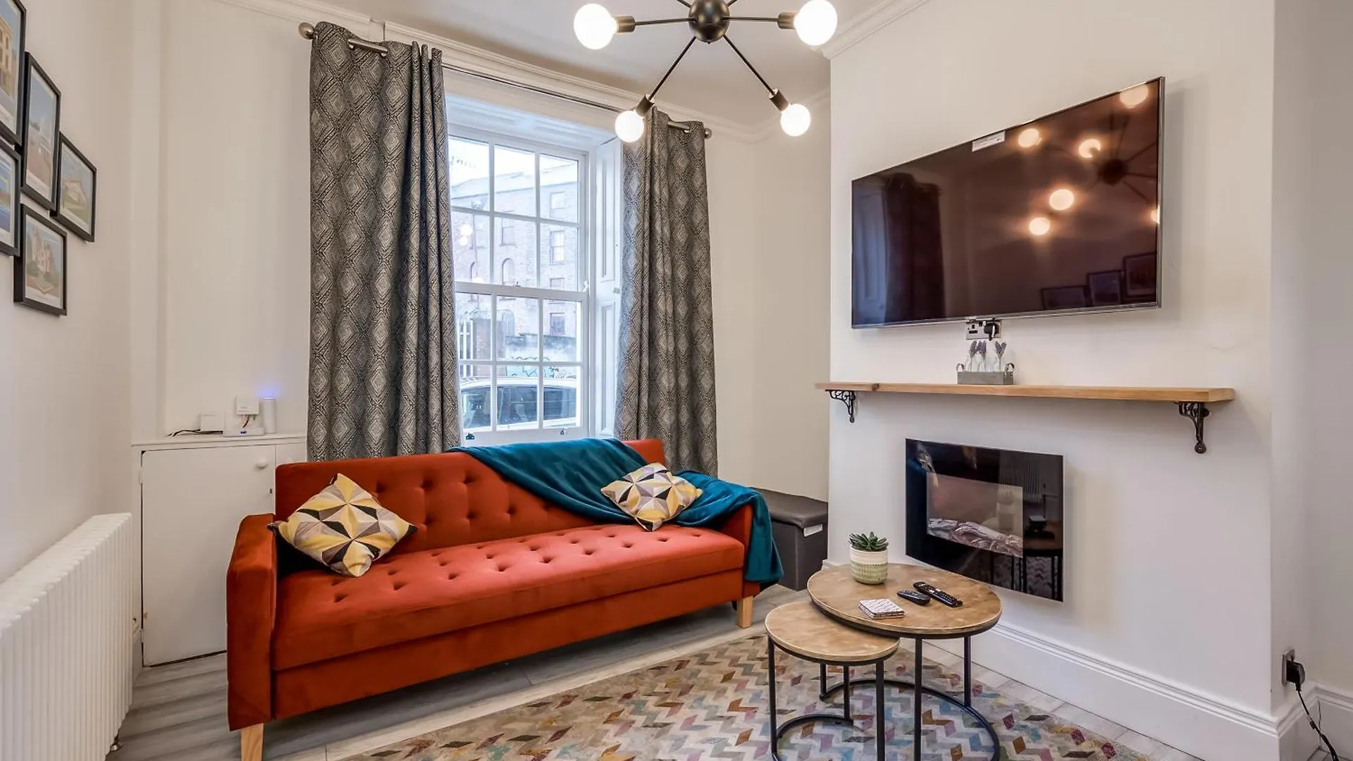 Holiday home Staybynumbers - City Centre Victorian Townhouse Belfast