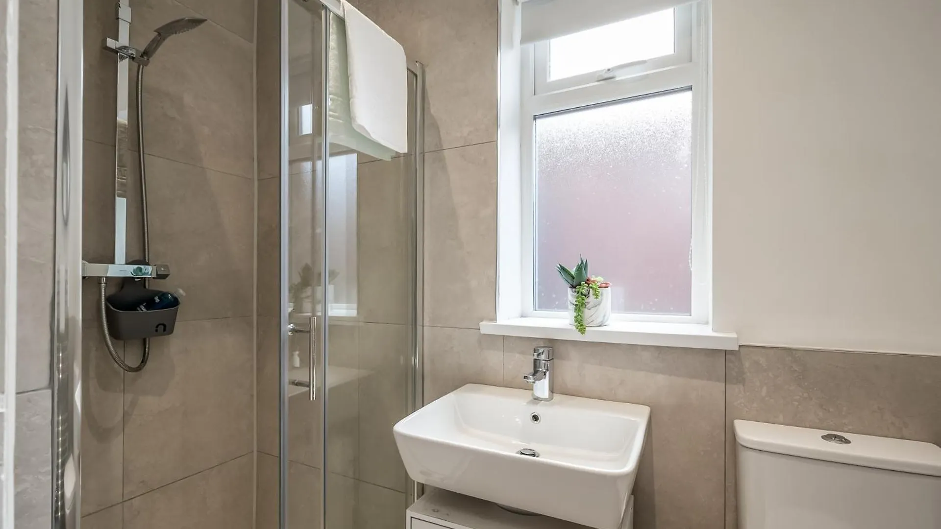 Staybynumbers - City Centre Victorian Townhouse Belfast Holiday home