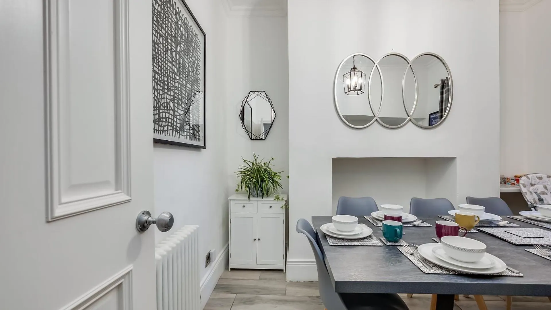 Staybynumbers - City Centre Victorian Townhouse Belfast 0*,  Royaume-Uni