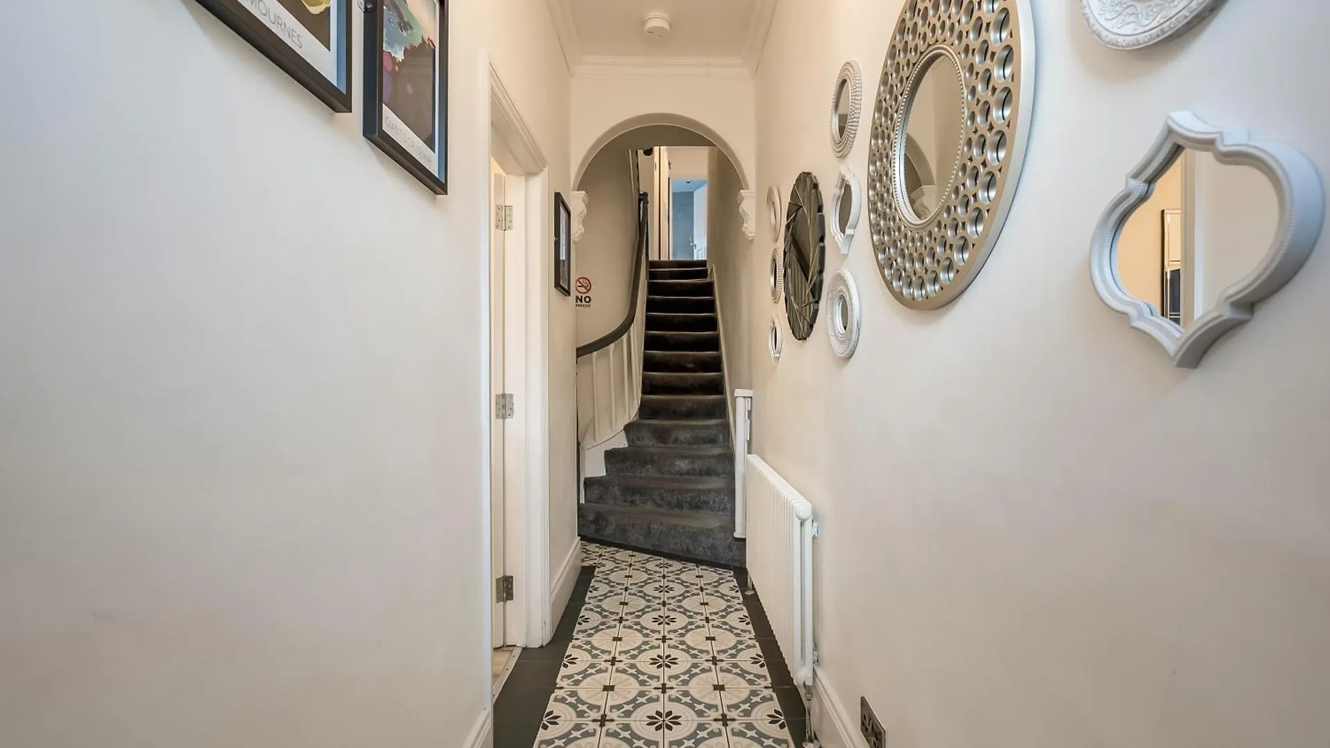 Staybynumbers - City Centre Victorian Townhouse Belfast