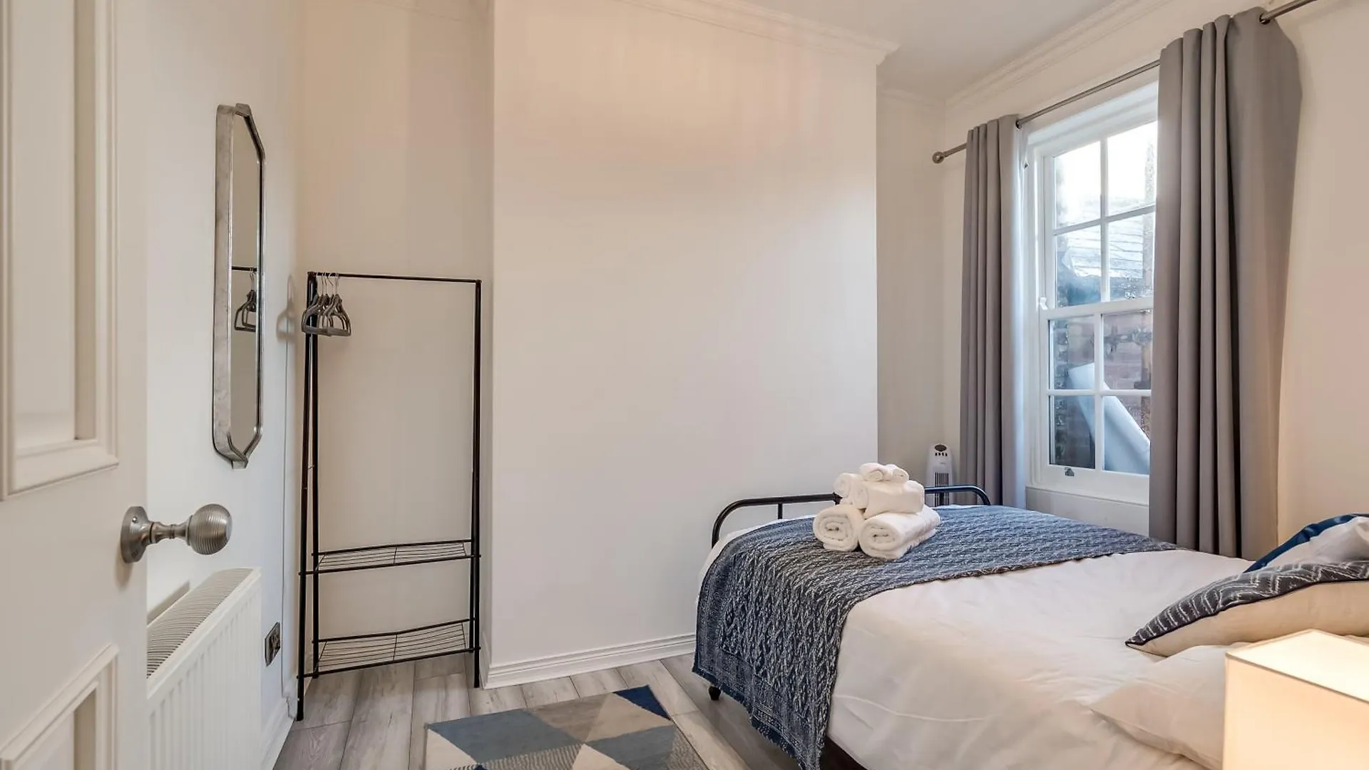 Staybynumbers - City Centre Victorian Townhouse Belfast Hébergement de vacances
