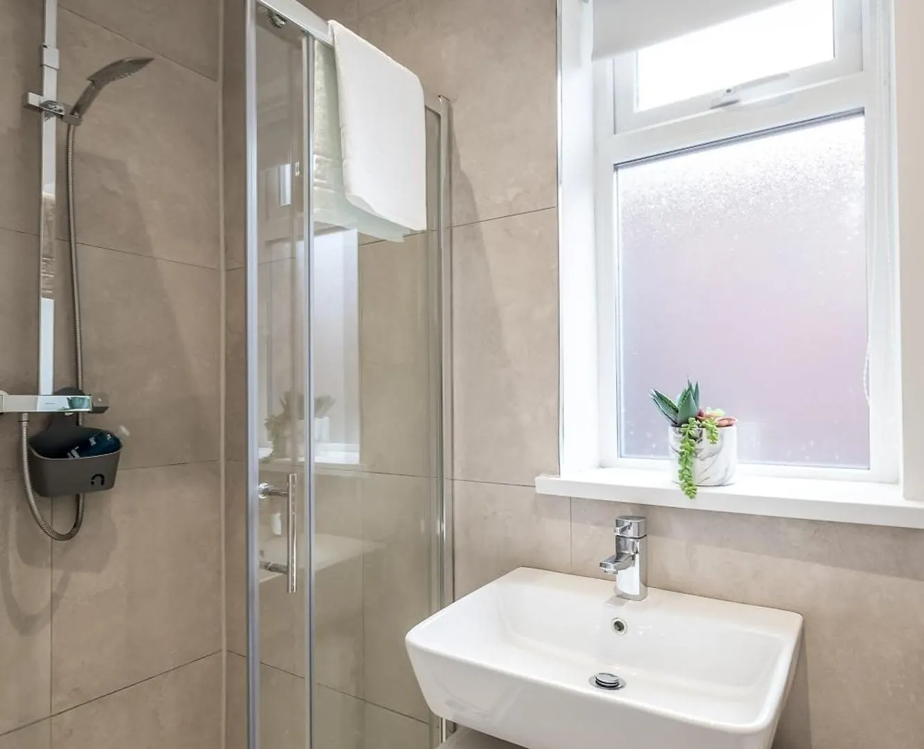 Staybynumbers - City Centre Victorian Townhouse Belfast